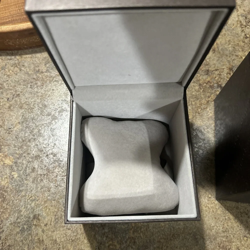 Genuine GUCCI 5500M 18mm Bracelet Links And Box Men's Watch Part New Unused